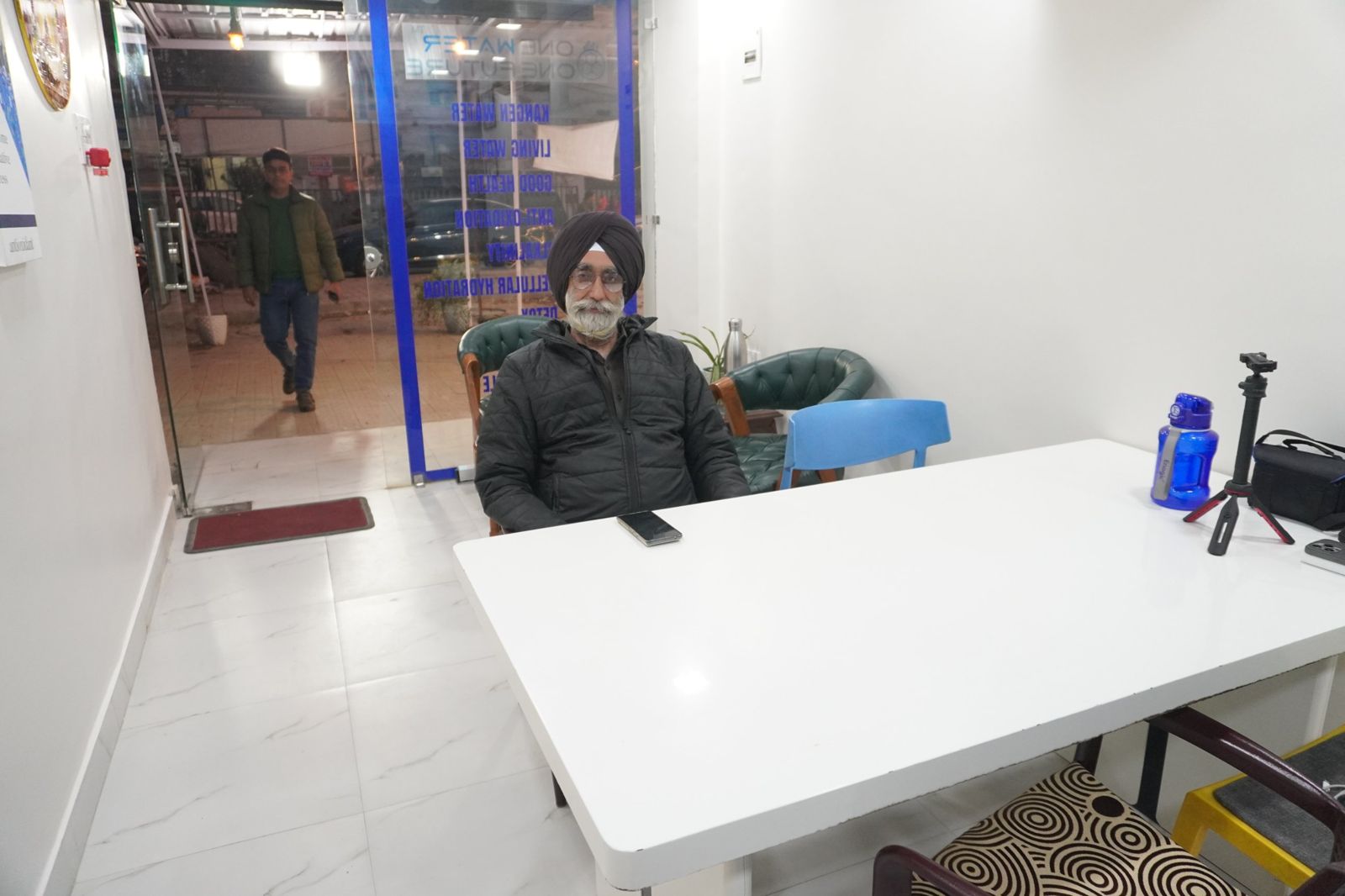A visitor at the consultation table
